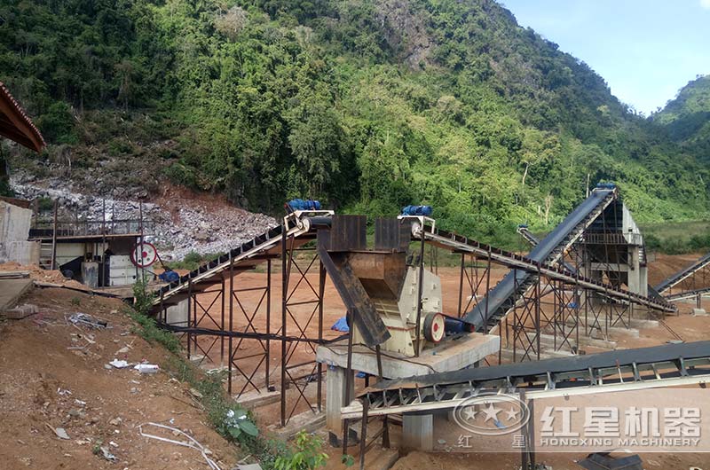 老撾客戶時產300噸碎石機生產現(xiàn)場