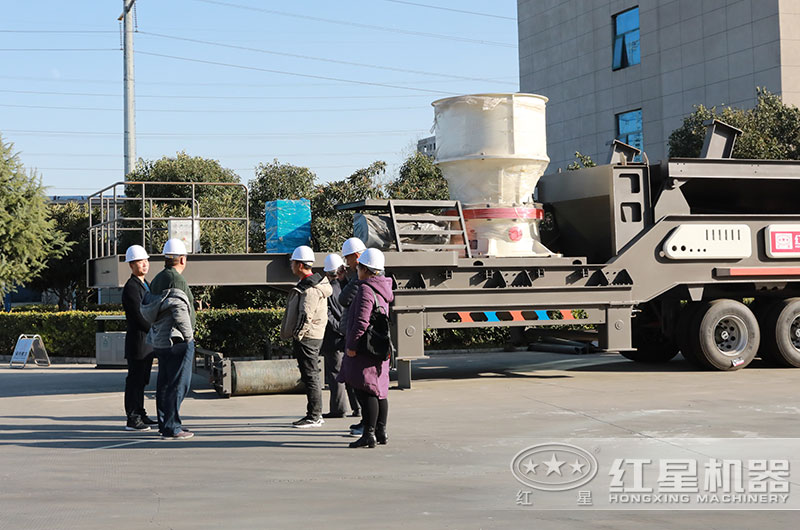 客戶來廠進行考察，定制生產方案