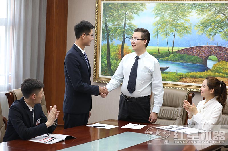 客戶來廠實地考察,簽訂合同 客戶來廠實地考察,簽訂合同